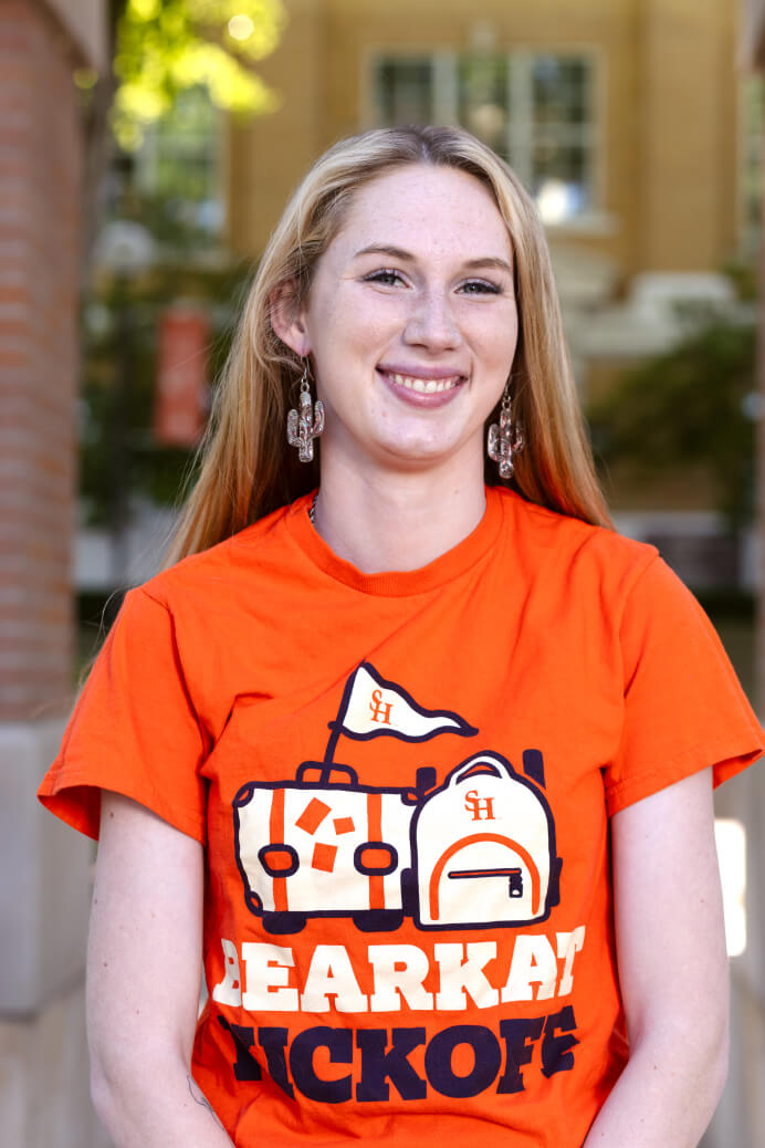 Haley Phillips headshot